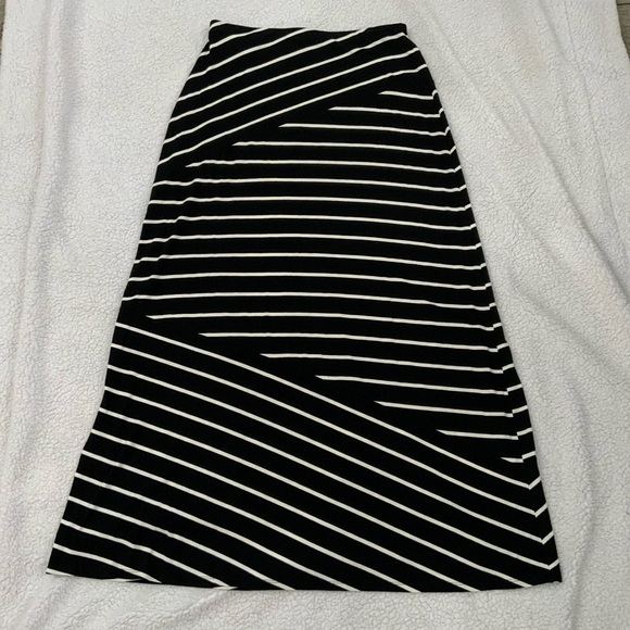 Talbots Sz M Maxi Skirt Knit Pull On Black White Stripe Elastic Waist New $79.50 - Picture 12 of 12
